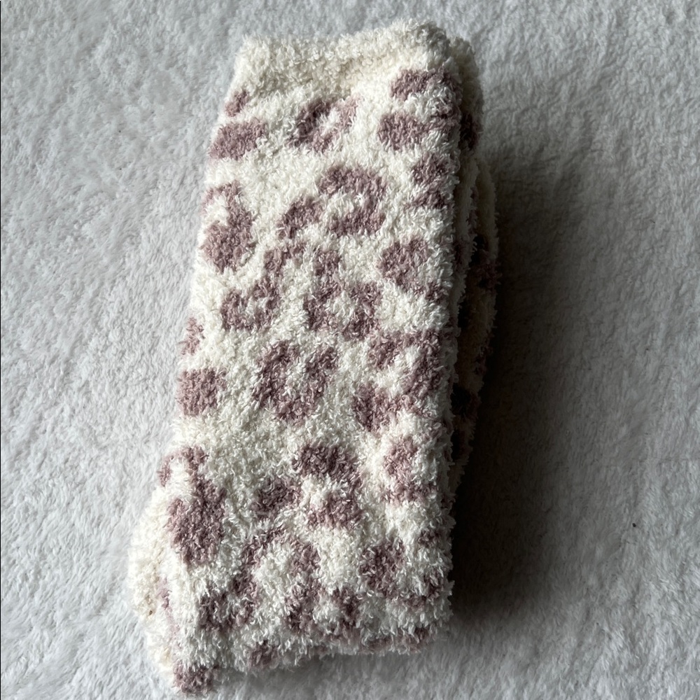 Barefoot Dreams CozyChic Cream/Stone Socks - Picture 5 of 8